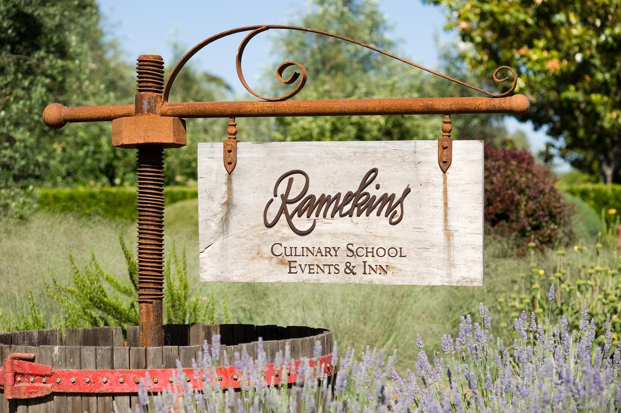 Ramekins Culinary School, Event Center And Inn Sonoma Exterior foto